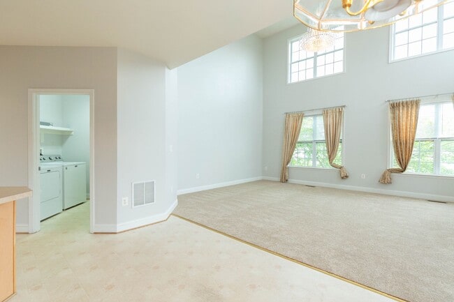 Building Photo - 391 Sheerer Dr