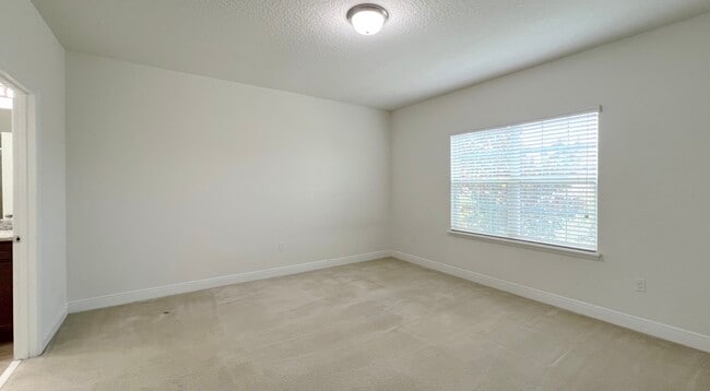 Building Photo - 8559 Crescendo Ave