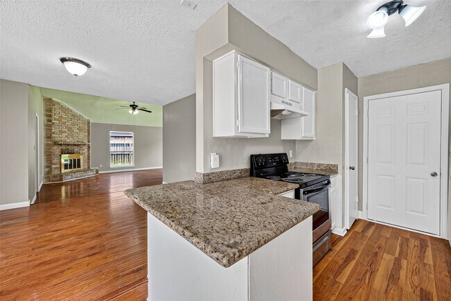 Building Photo - 13847 Cherry Hollow Ln