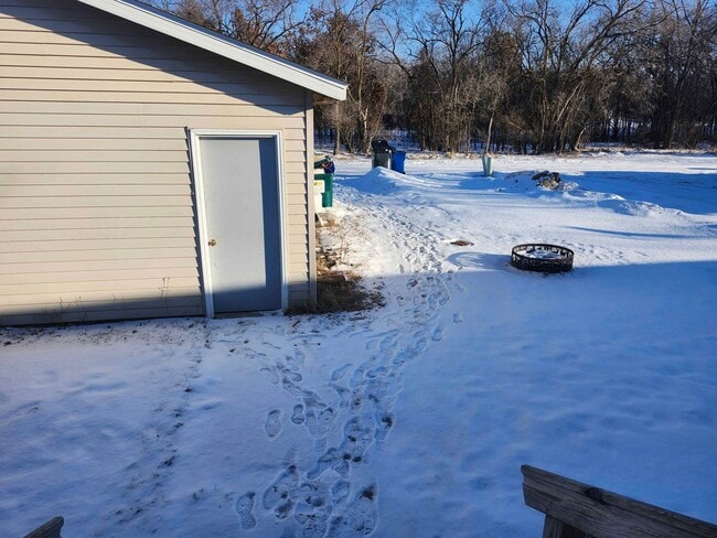 Building Photo - 3204 Runway Ave