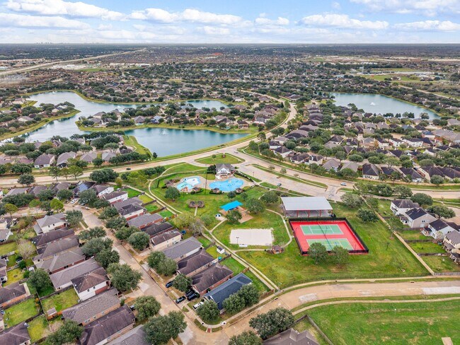 Building Photo - 26323 Crystal Cove Ln