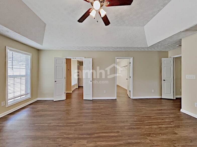 Building Photo - 3080 Rusticwood Dr