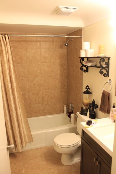 Building Photo - 14455 Jefferson Ave