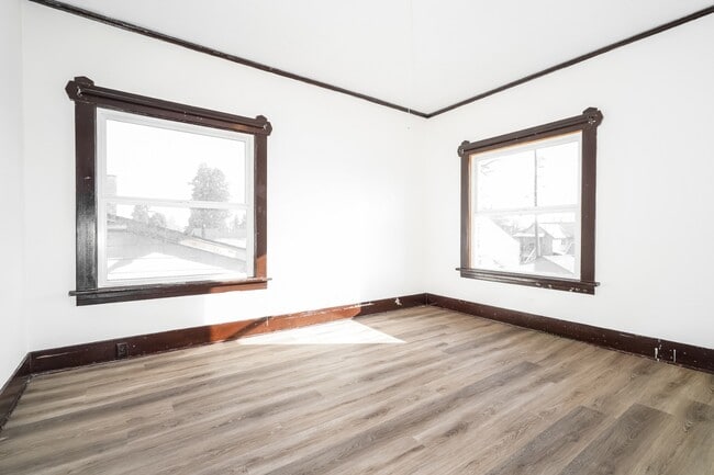 Building Photo - Charming Updated North Everett Craftsman Home w/ ADU Disclosure + Utility Credit