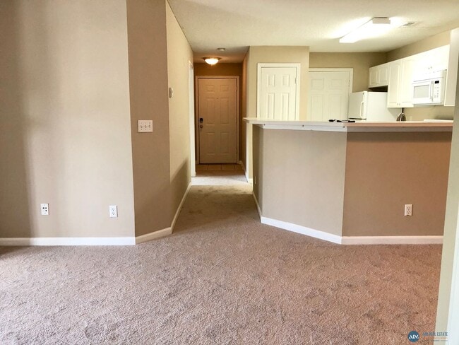 Building Photo - Third-Floor 2BR/2BA Condo – The Estates at...