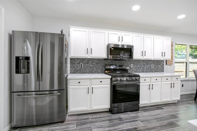 Building Photo - 1507 Buchans Dr