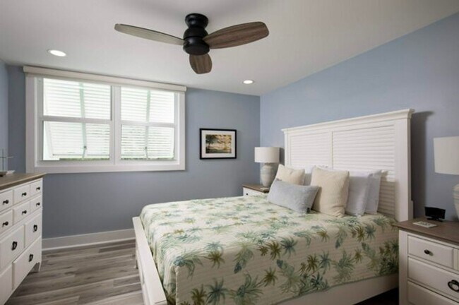 Building Photo - 3635 Seaside Dr