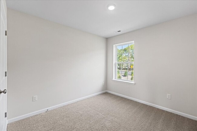 Building Photo - 113 Malibu Dr
