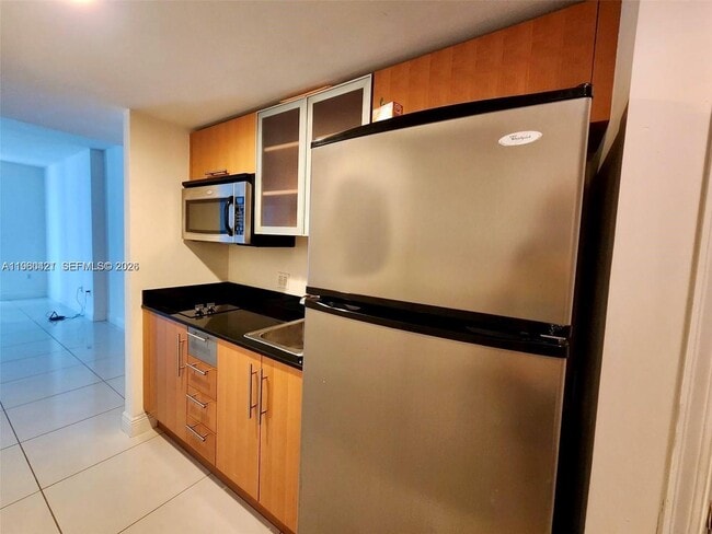 Building Photo - 1750 N Bayshore Dr