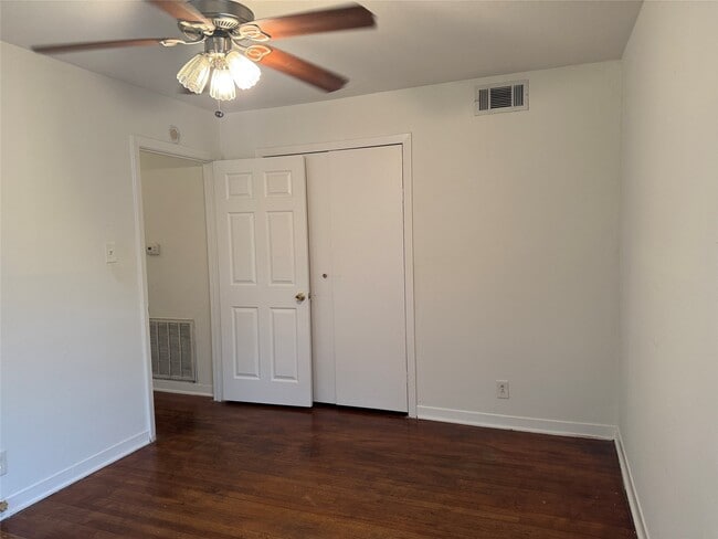 Building Photo - 4013 Newshire Dr