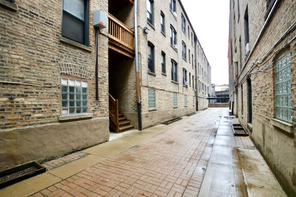 Building Photo - 3300 W Schubert Ave