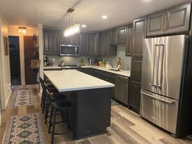 Building Photo - 3253 SE Goldmaur Ct