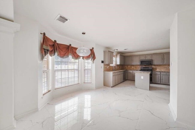 Building Photo - 611 Brazos Trace Dr