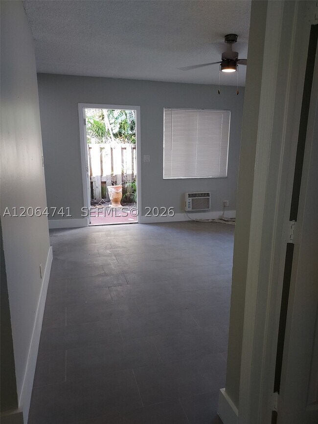 Building Photo - 808 SW 14th St