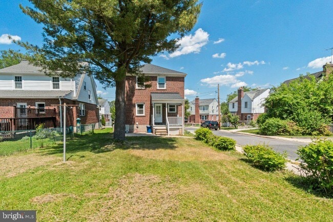 Building Photo - 3027 Lavender Ave