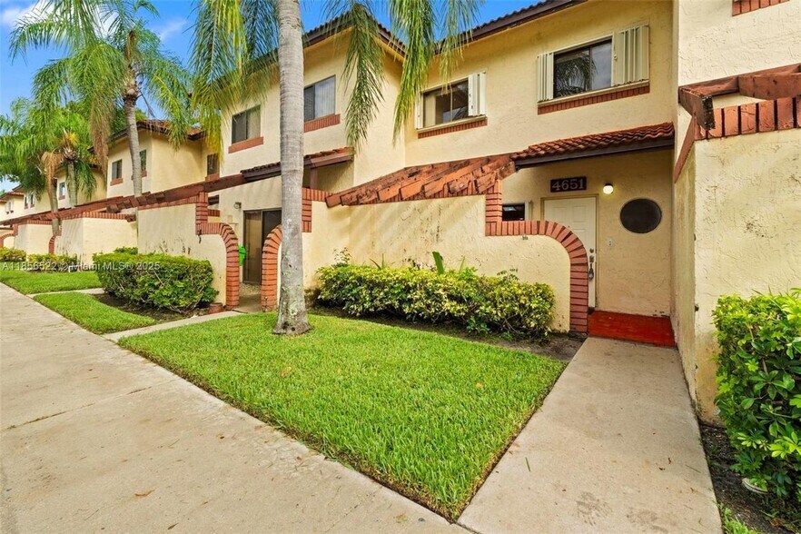 Primary Photo - 4651 NW 90th Ave