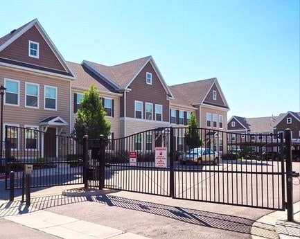 Building Photo - 183 Carrick Dr