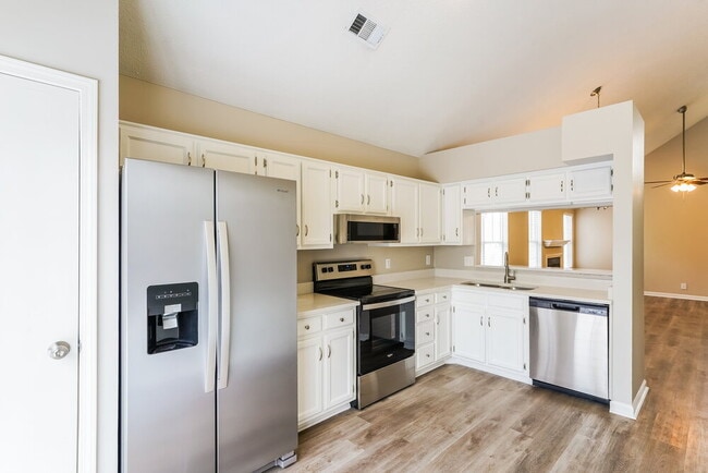 Building Photo - 1016 Mansker Dr