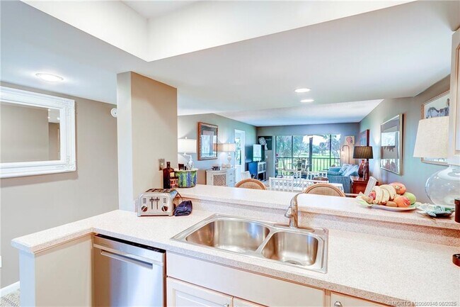 Building Photo - 5564 NE Gulfstream Way