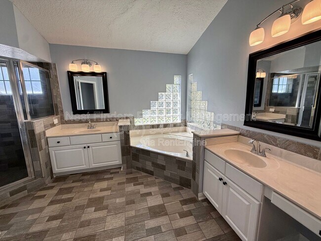 Building Photo - 11304 Landing Estates Dr