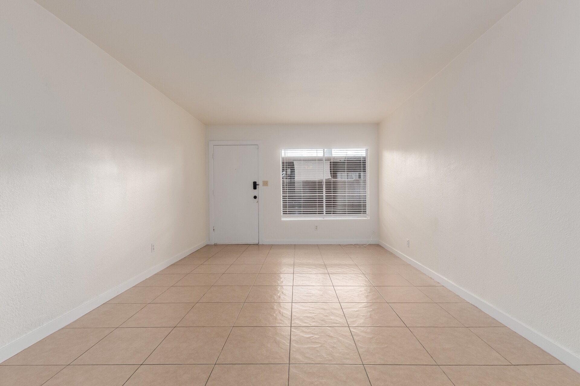 Building Photo - 925 W Peoria Ave