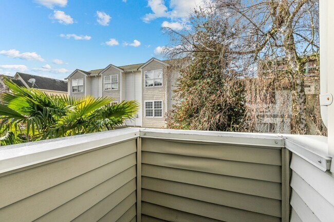 Building Photo - 2bd/1.5ba Seattle Townhouse