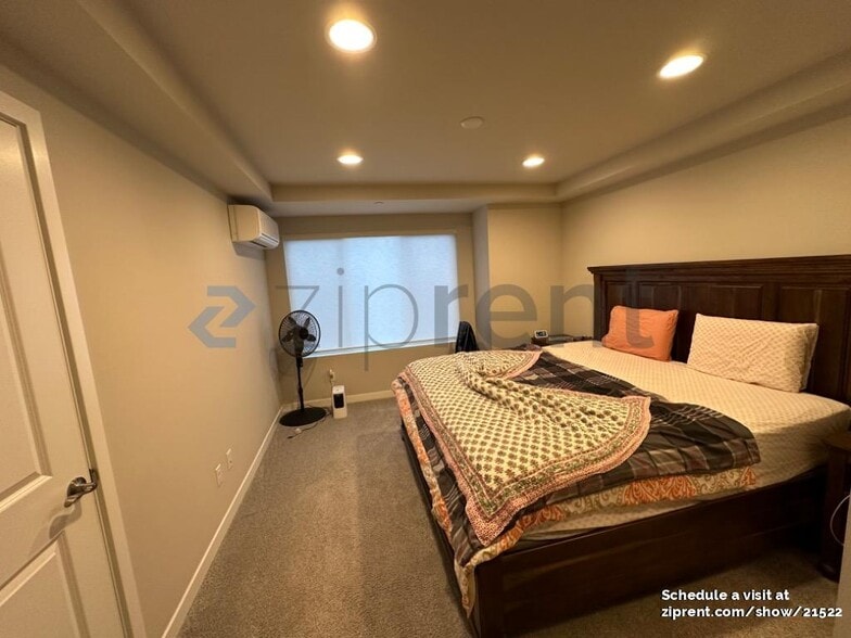 Building Photo - Unit C