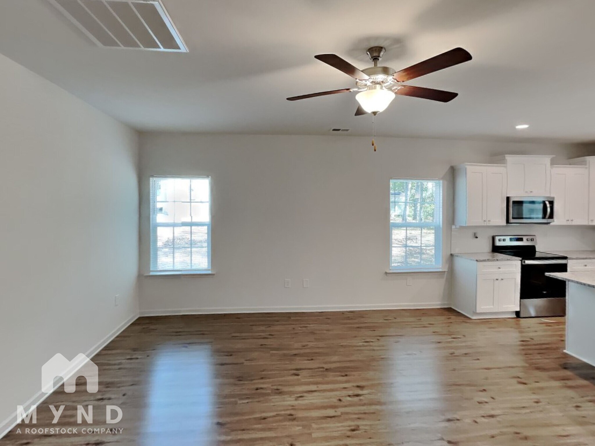 Building Photo - 203 S Skyland Dr
