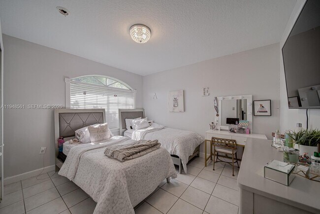 Building Photo - 18128 SW 151st Ave