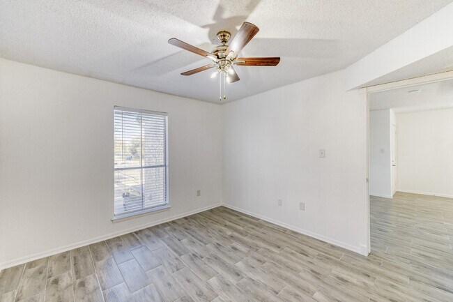 Building Photo - 250 El Dorado Blvd