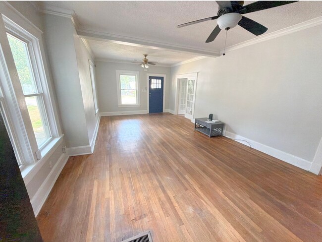 Building Photo - 1489 Faxon Ave