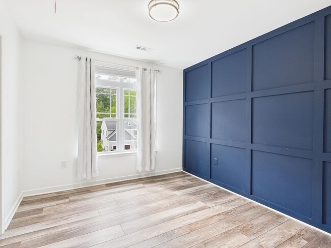 Building Photo - 3015 Chislet Dr