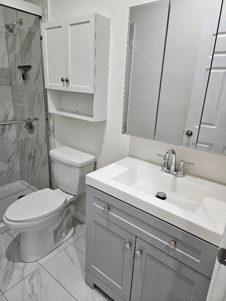 Building Photo - 1506 W Anahurst Pl