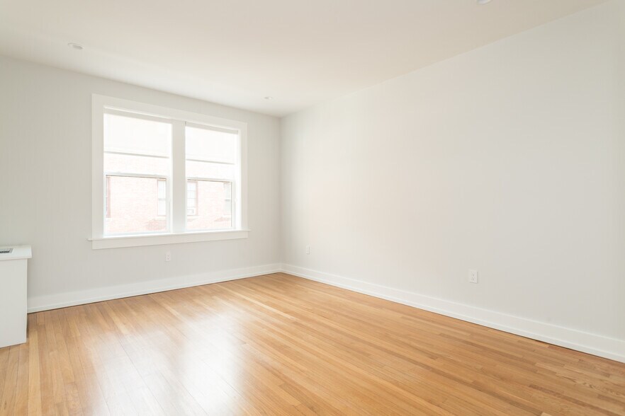 Building Photo - 17a Forest St. Unit 32