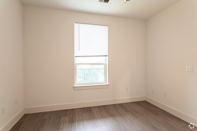 1BR, 1BA - 646SF - Pathways at Chalmers Courts South