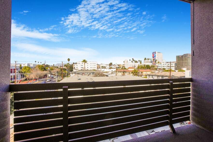 Building Photo - 820 S Wilton Pl