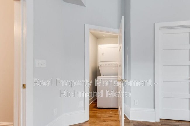Building Photo - 1302 Floyd Ave