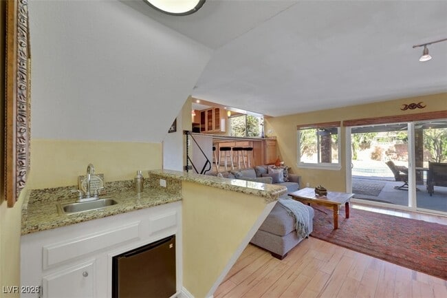 Building Photo - 5844 Buhl Ct