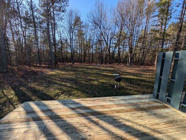 Building Photo - 877 Loon Lake Rd
