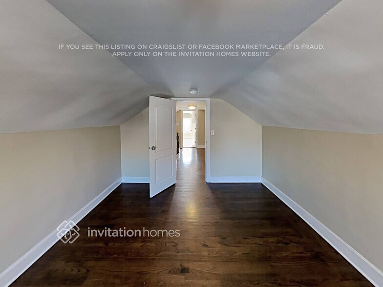 Building Photo - 5539 W Eddy St