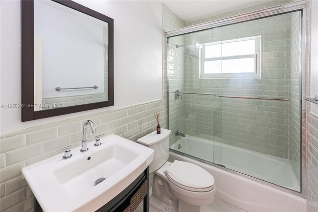 Building Photo - 3911 Ponce de Leon Blvd