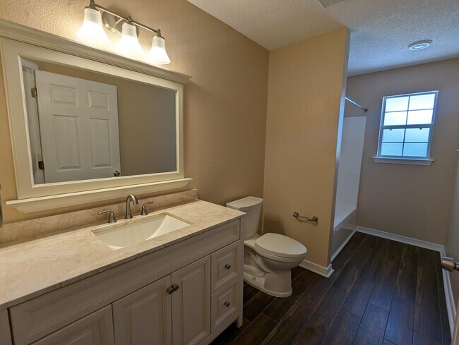 Building Photo - 9768 Parker Lake Cir