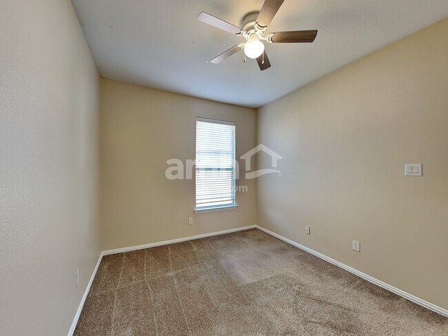 Building Photo - 3637 Caroline Ct