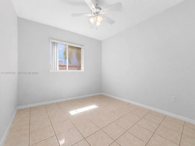 Building Photo - 6 SE Marlin Ave