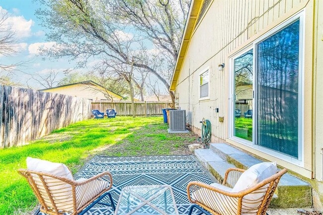Building Photo - 5405 Brompton Cir