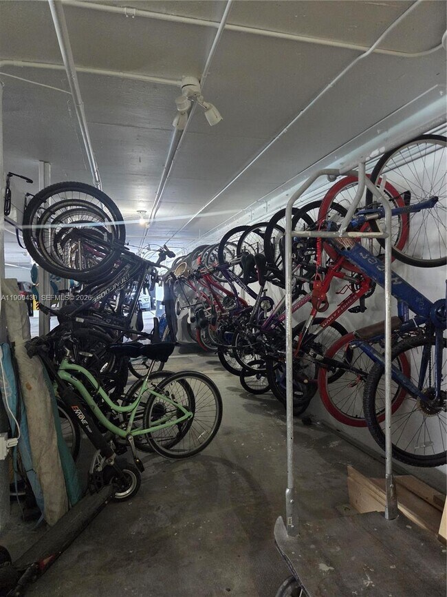 Building Photo - 5880 Collins Ave