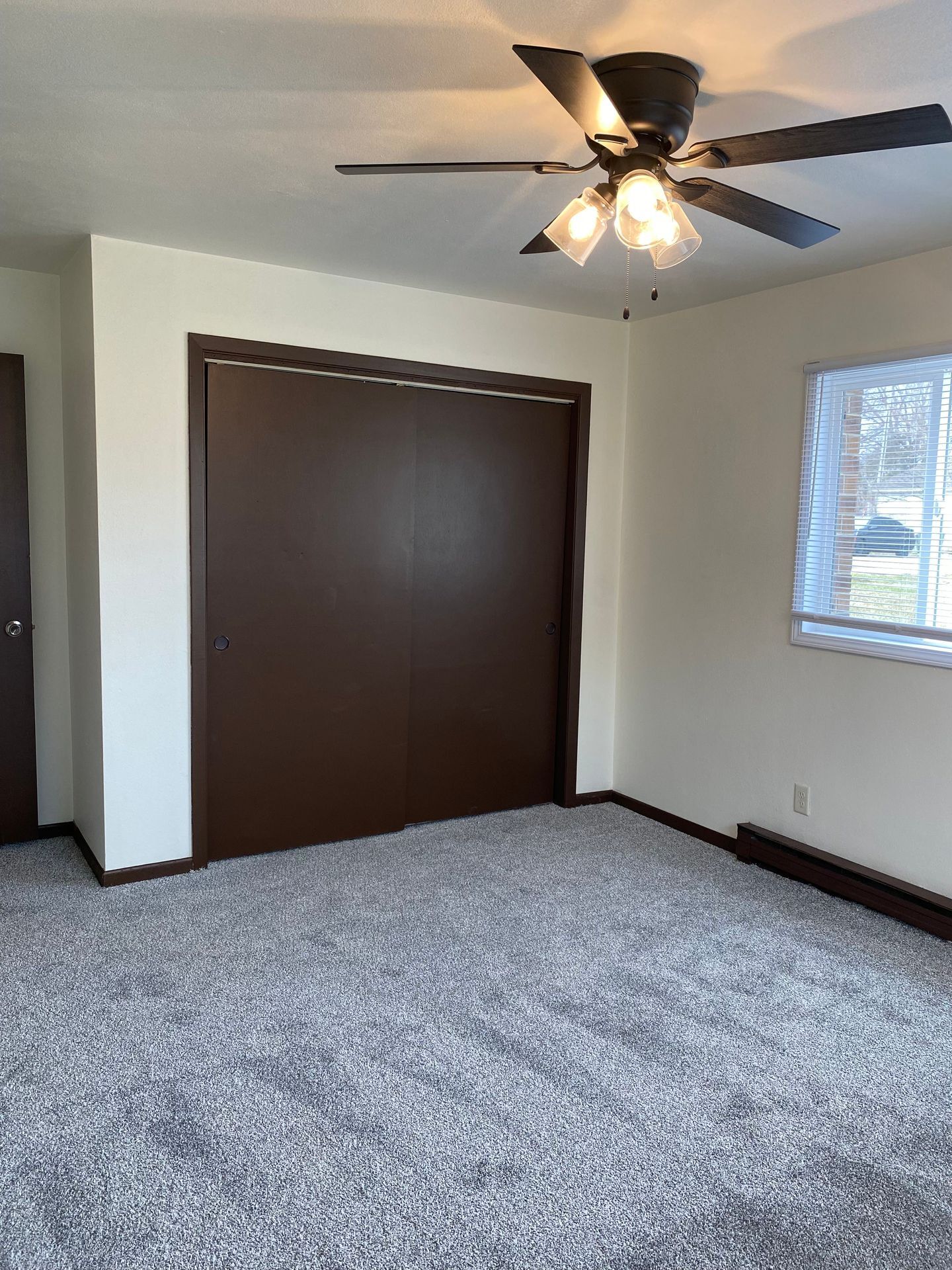 Building Photo - Immaculate Updated 2 Bedroom with 1 Bath