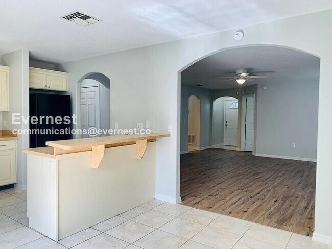 Building Photo - Spacious Home with Attached Garage and Central Air | Pet friendly | Available Soon!