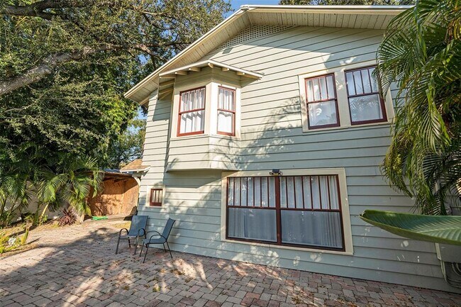 Building Photo - 309 W Osborne Ave