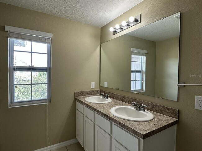 Building Photo - 1618 Hawksbill Ln